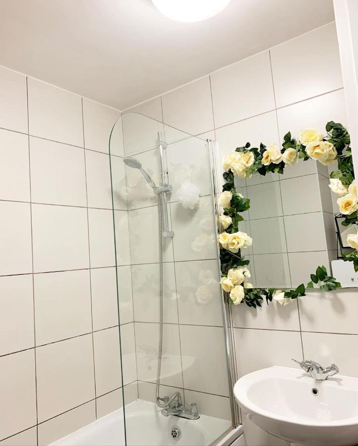 Garden Beautiful Cozy Flat , Recent Decorated. Apartamento Londres Exterior foto